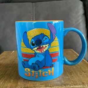 Disney “Stitch” 20 FL Oz Mug Blue exterior with Orange Interior (10)